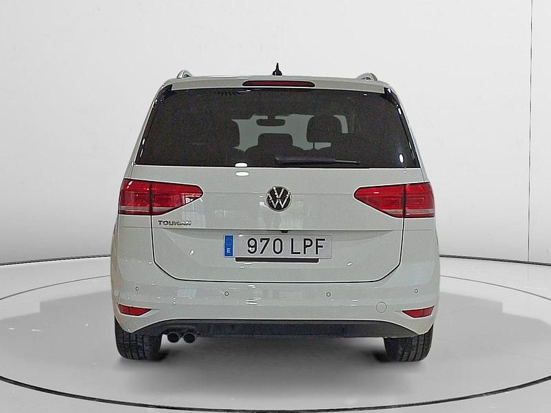 Usado VW Touran Advance 151 CV (111 kW) 2021 Blanco Monovolumen