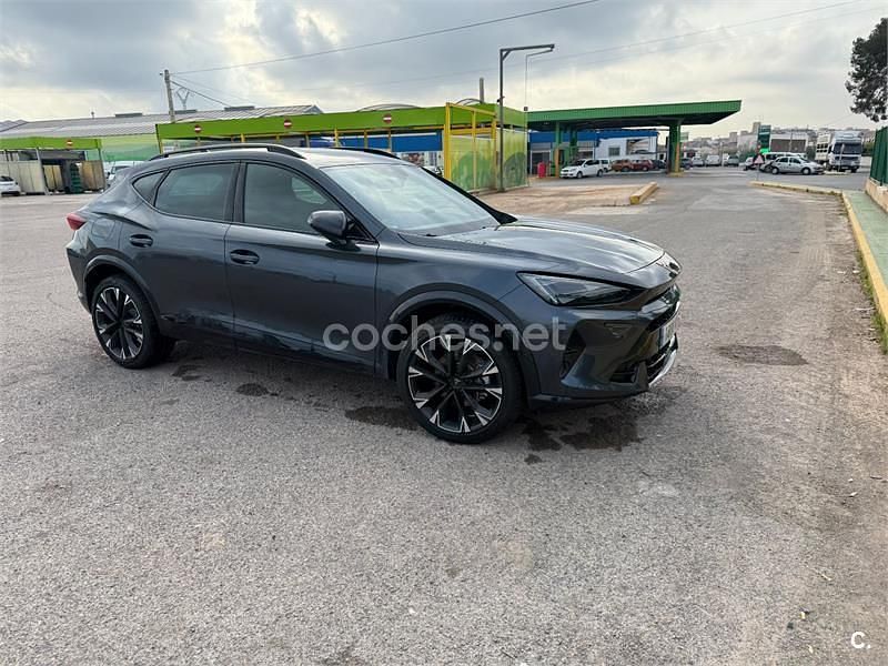 Usado Cupra Formentor 150 CV (110 kW) 2025 Gris / plata SUV