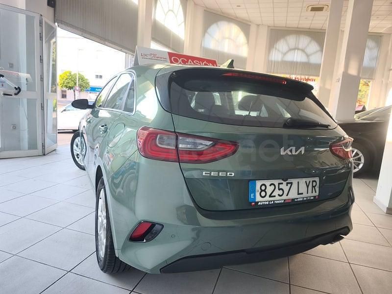 Usado Kia Ceed 120 CV (88 kW) 2022 Verde Utilitario