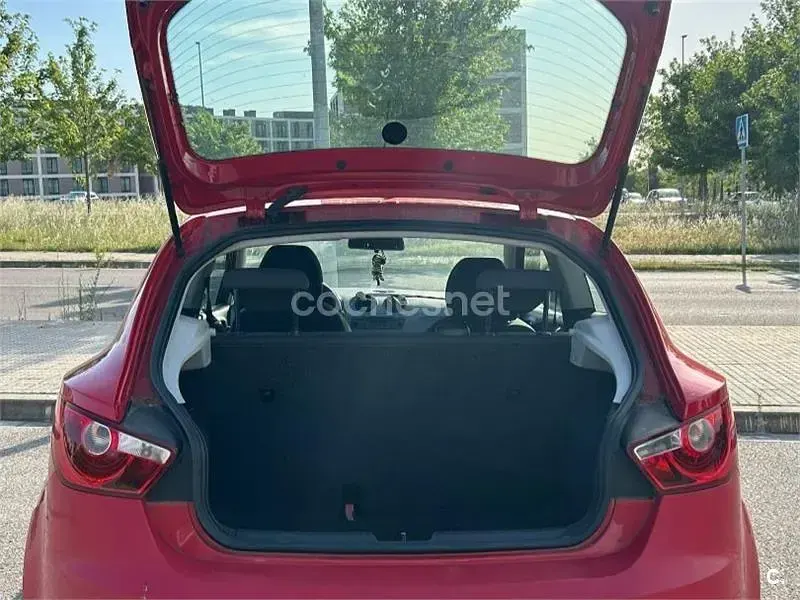 Usado Seat Ibiza SC I-Tech 85 CV (62 kW) 2014 Rojo Utilitario