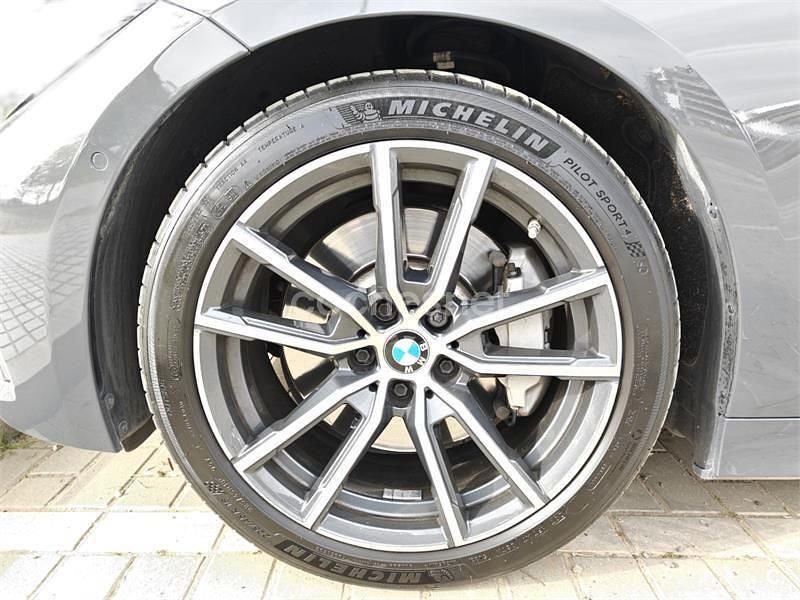 Usado BMW 330 Sport Line 252 HP (185 kW) 2019 Cinzento Sedan