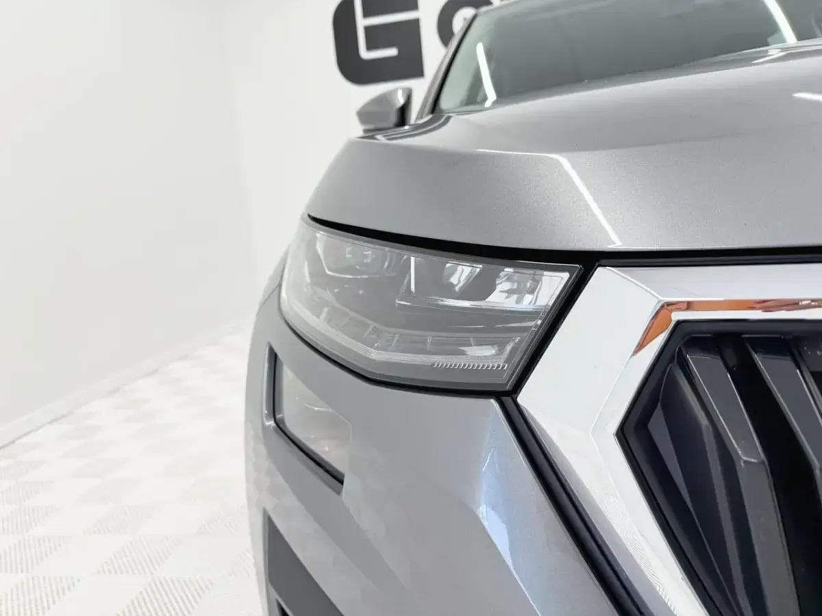 Usado Skoda Kodiaq Ambition 150 CV (110 kW) 2023 Gris SUV