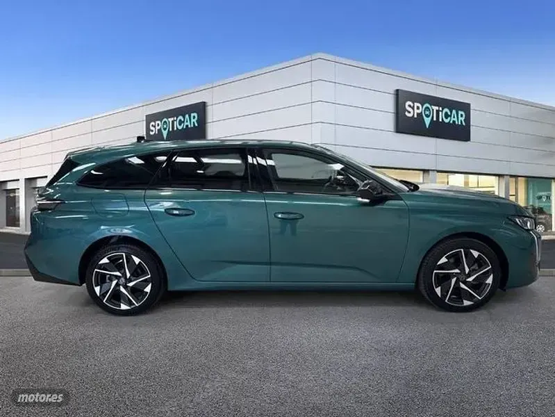 Usado Peugeot 308 SW Allure 130 CV (95 kW) 2024 Azul Familiar
