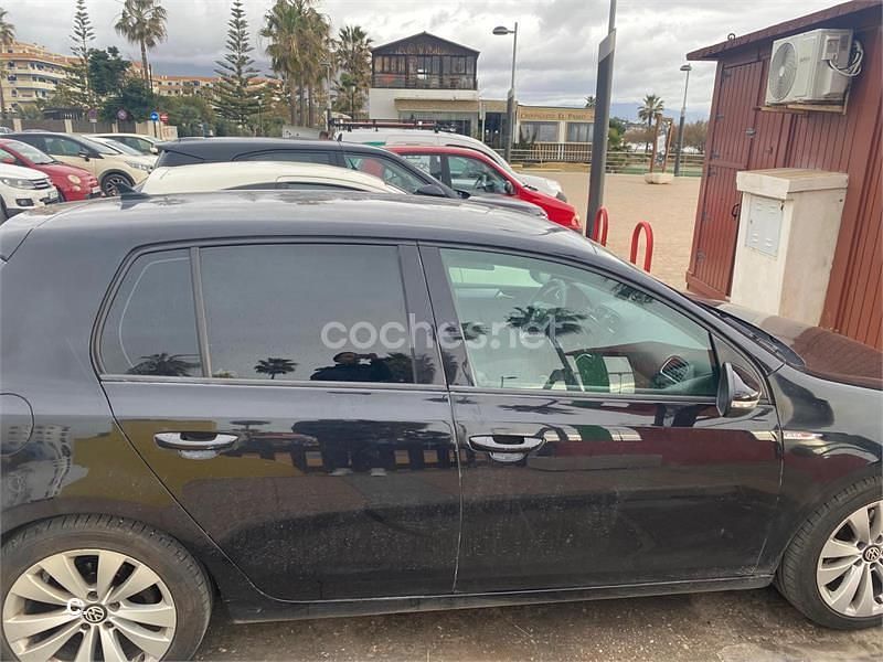 Usado VW Golf VII Advance 105 CV (77 kW) 2012 Negro Berlina