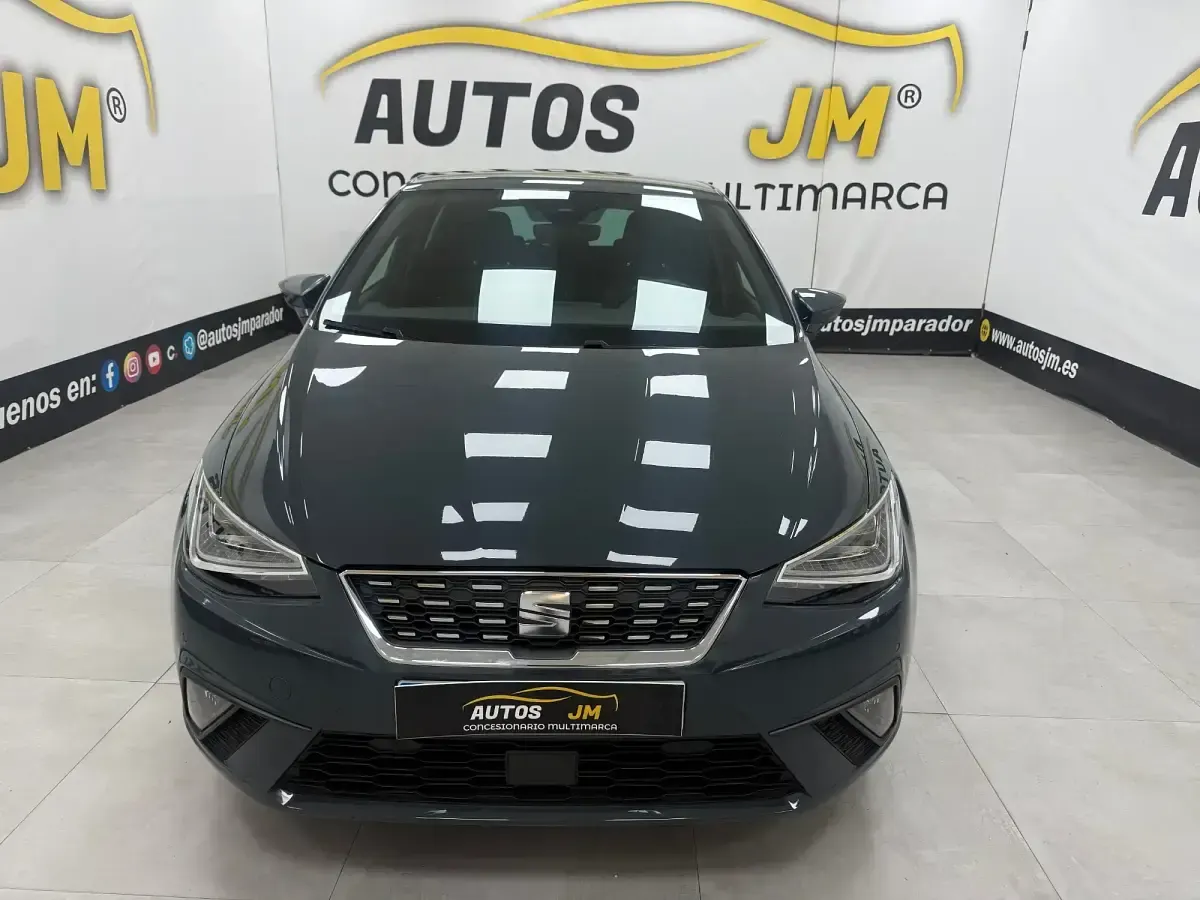 Usado Seat Ibiza XCELLENCE 115 CV (84 kW) 2025 Gris Utilitario