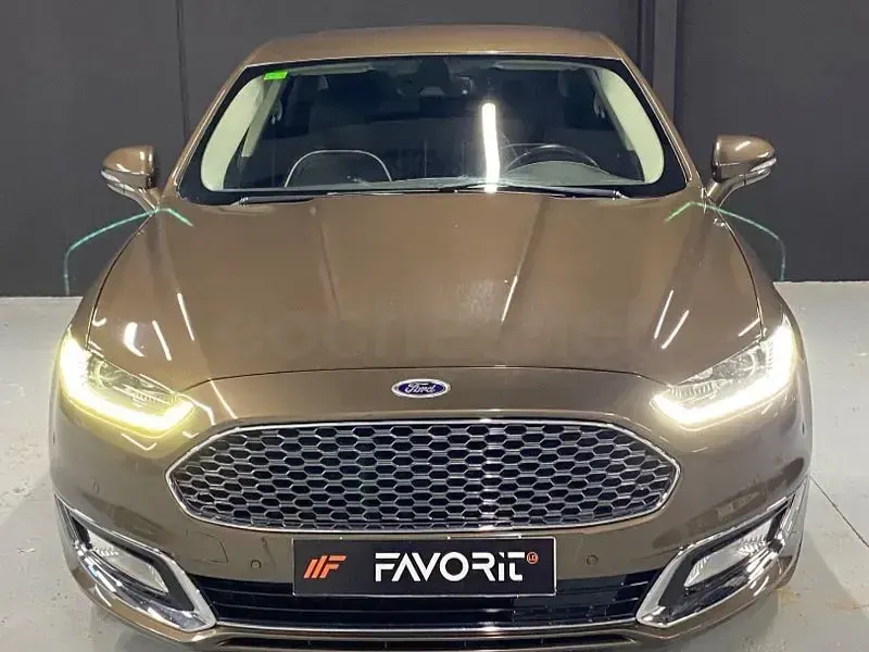 Usado Ford Mondeo Vignale 190 CV (139 kW) 2017 Marrón Berlina