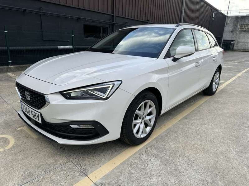 Usado Seat Leon ST Style 110 CV (80 kW) 2022 Blanco Familiar