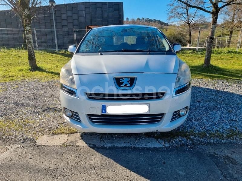 Usado Peugeot 5008 Allure 150 CV (110 kW) 2011 Blanco Monovolumen