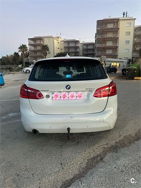 Usado BMW 218 150 CV (110 kW) 2015 Blanco Familiar