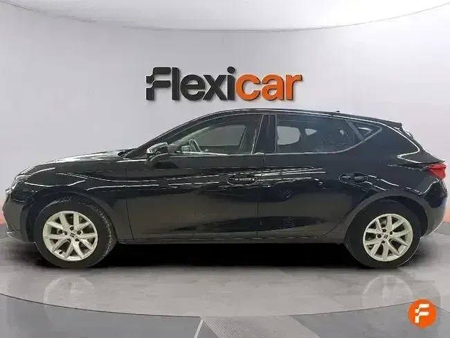 Usado Seat Leon Style 110 CV (80 kW) 2024 Negro
