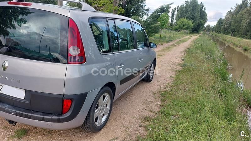 Usado Renault Espace Privilege 150 CV (110 kW) 2004 Gris / plata Monovolumen
