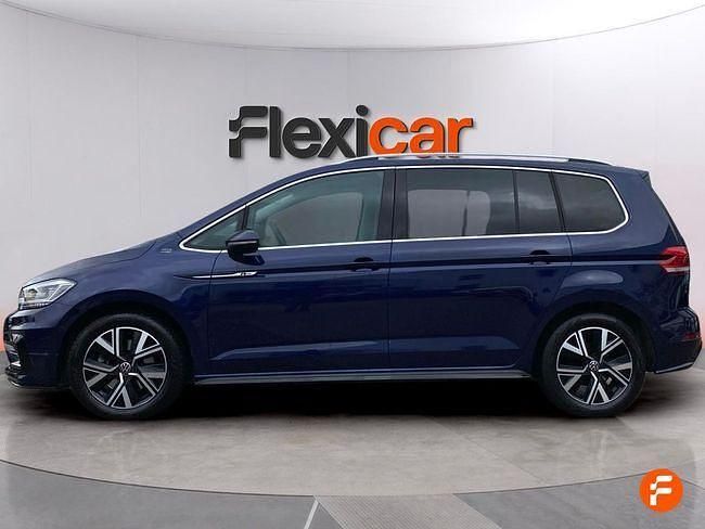 Usado VW Touran R-line 150 CV (110 kW) 2023 Azul Monovolumen