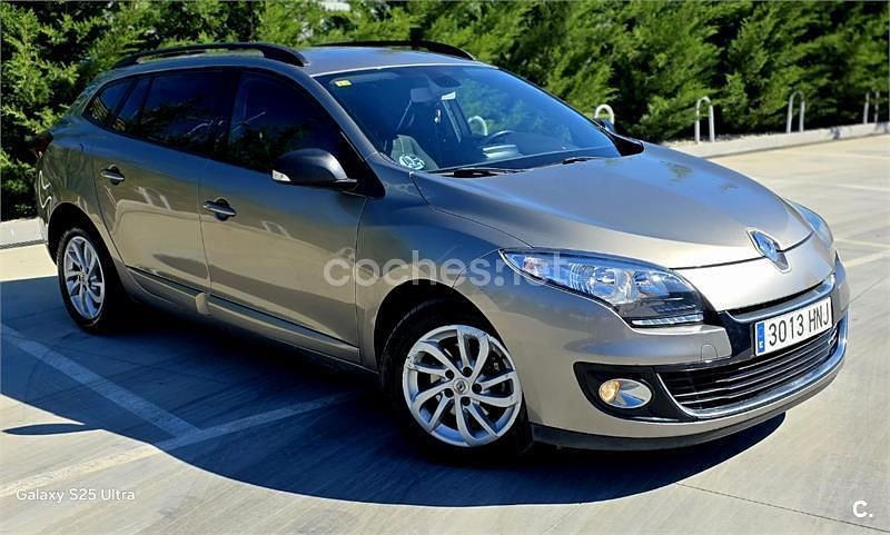 Usado Renault Mégane GrandTour Privilege 130 CV (95 kW) 2012 Beige Familiar