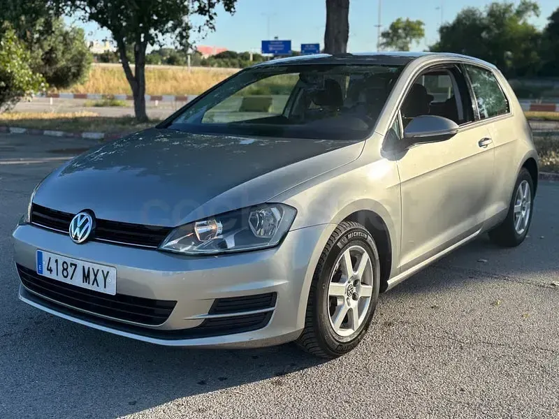 Usado VW Golf VII Edition 105 CV (77 kW) 2014 Gris / plata Berlina