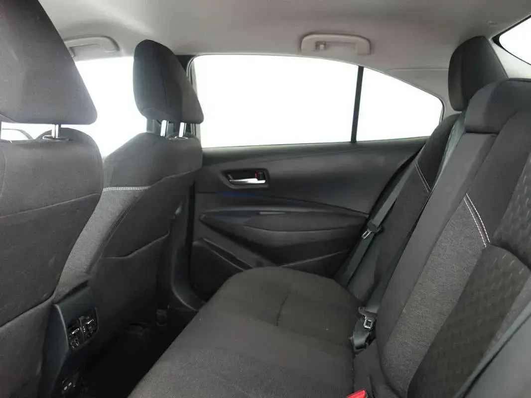 Usado Toyota Corolla Style 141 CV (103 kW) 2024 Gris Berlina