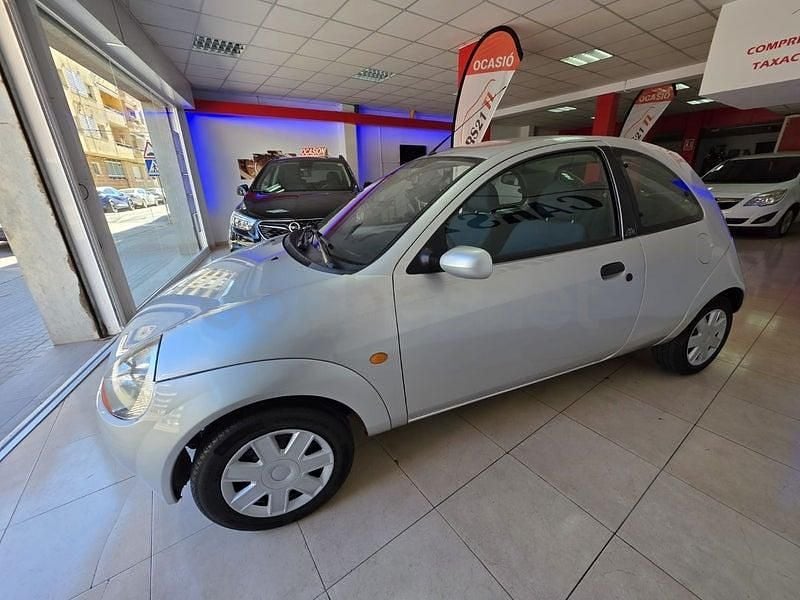 Usado Ford Ka Collection 70 CV (51 kW) 2006 Gris / plata Utilitario