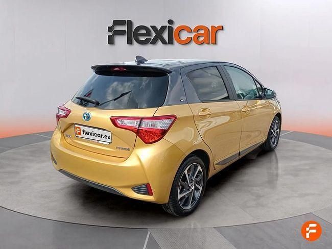 Usado Toyota Yaris Hybrid 100 CV (73 kW) 2019 Amarillo