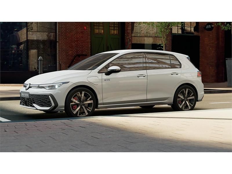 Nuevo VW Golf VIII GTE 272 CV (200 kW) 2025 Blanco y punto Berlina