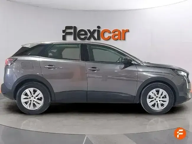 Usado Peugeot 3008 Active 130 CV (95 kW) 2021 Gris SUV