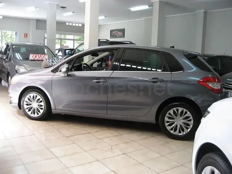 Usado Citroën C4 112 CV (82 kW) 2011 Gris / plata Berlina