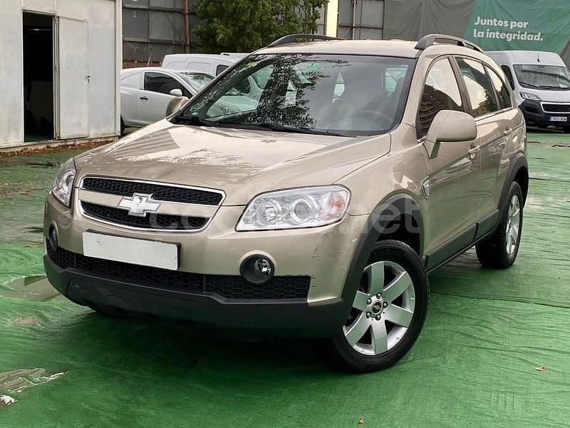 Marrón Usado 2009 Chevrolet Captiva LS SUV | 6900 € (Un poco caro) - Imagen 1/4