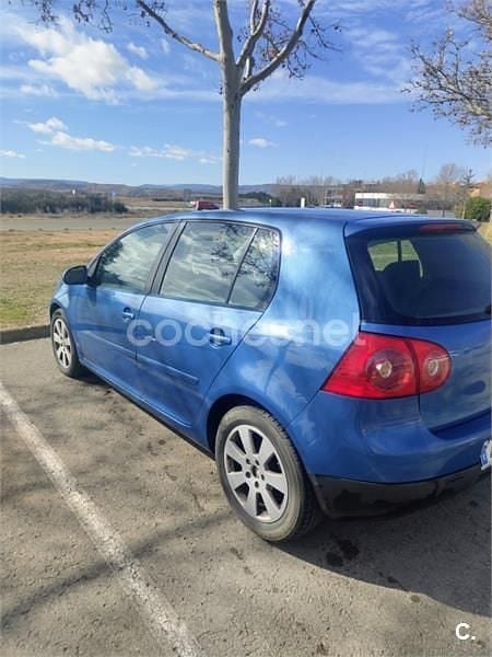 Usado VW Golf IV Trendline 105 CV (77 kW) 2004 Azul Berlina