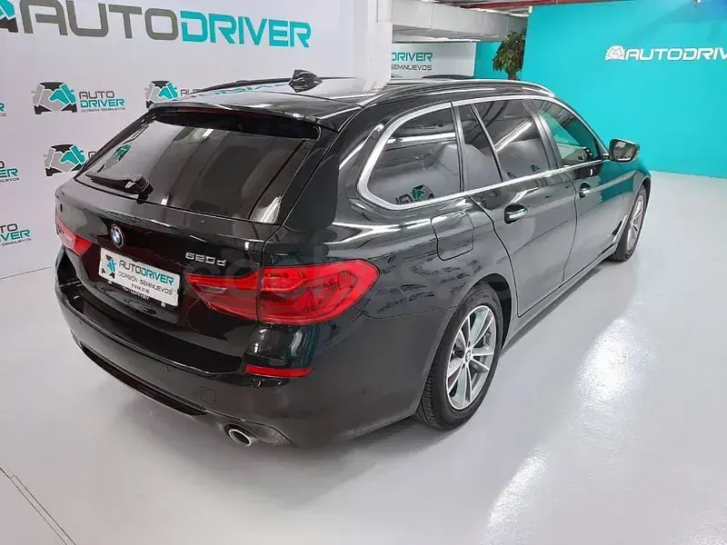Usado BMW 520 Comfort Edition 190 CV (139 kW) 2019 Negro Familiar