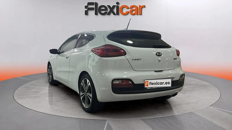 Używany Kia Ceed Plus 101 KM (74 kW) 2017 Biały Hatchback