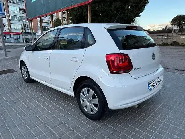 Begagnad VW Polo Advance 90 HK (66 kW) 2010 Vit Halvkombi