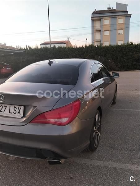 Usado Mercedes CLA200 136 CV (100 kW) 2017 Gris / plata Berlina