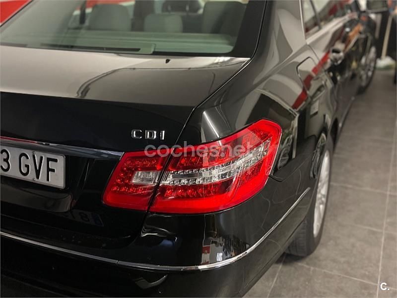 Usado Mercedes E220 Avantgarde 170 CV (125 kW) 2010 Negro Berlina