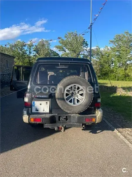 Usado Mitsubishi Montero 99 CV (72 kW) 1992 Negro SUV