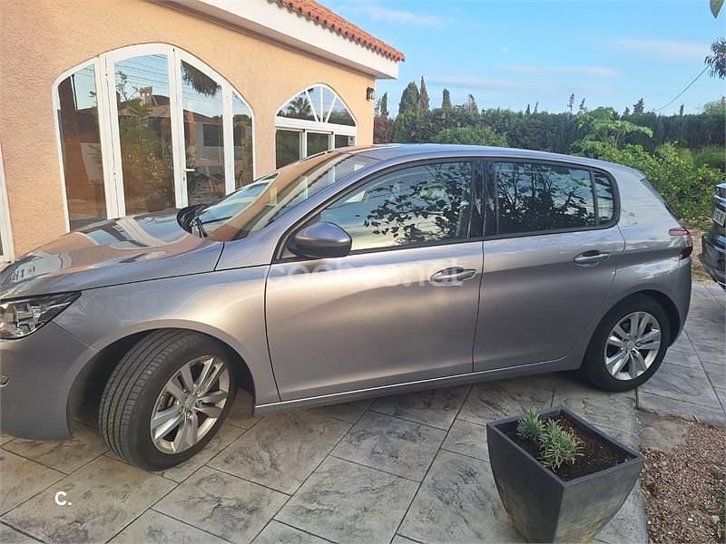 Gris / plata Usado 2014 Peugeot 308 Access Berlina | 6000 € (Un poco caro) - Imagen 1/4