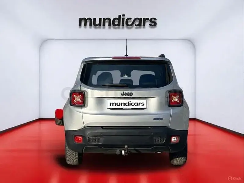 Usado Jeep Renegade Longitude 120 CV (88 kW) 2017 Gris / plata SUV