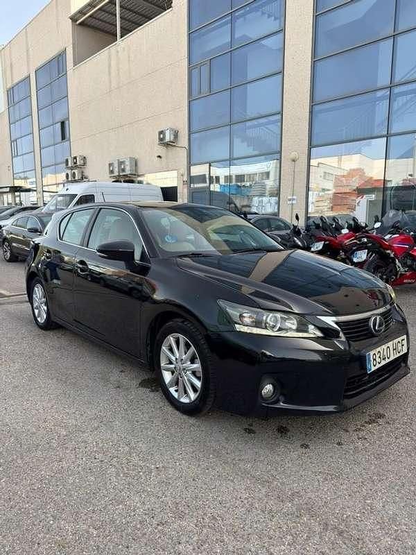 Usado Lexus CT200h 136 CV (100 kW) 2011 Negro Utilitario