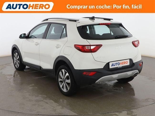 Usado Kia Stonic 84 CV (61 kW) 2023 Blanco SUV