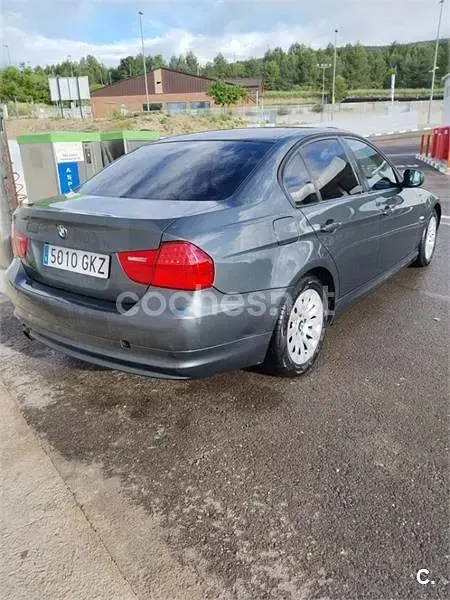 Usado BMW 318 143 CV (105 kW) 2009 Beige Berlina