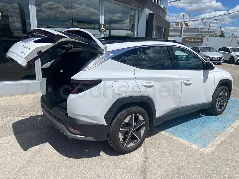Usado Hyundai Tucson 252 CV (185 kW) 2025 Blanco SUV