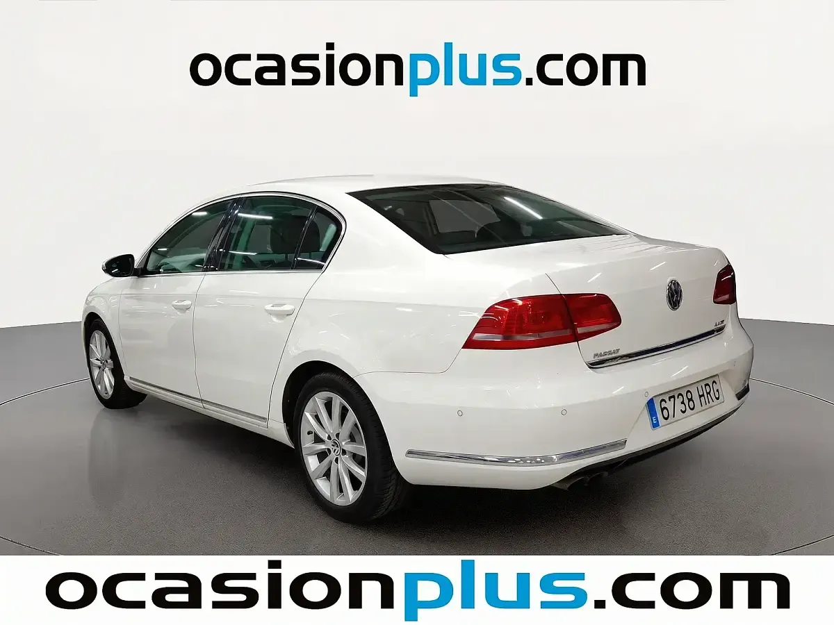 Usado VW Passat Highline 140 CV (102 kW) 2013 Blanco Berlina