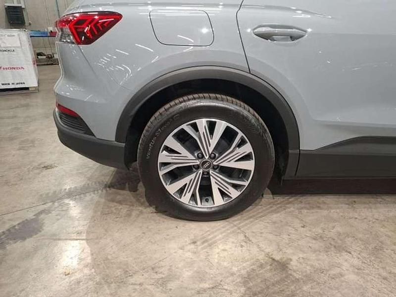 Usado Audi Q4 e-tron 125 kW (170 CV) 2025 Gris SUV