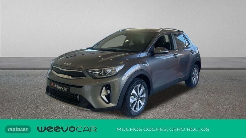 Usado Kia Stonic 100 HP (73 kW) 2025 Cinzento SUV