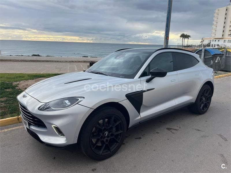 Gris / plata Usado 2021 Aston Martin DBX SUV | 139.995 € - Imagen 1/4