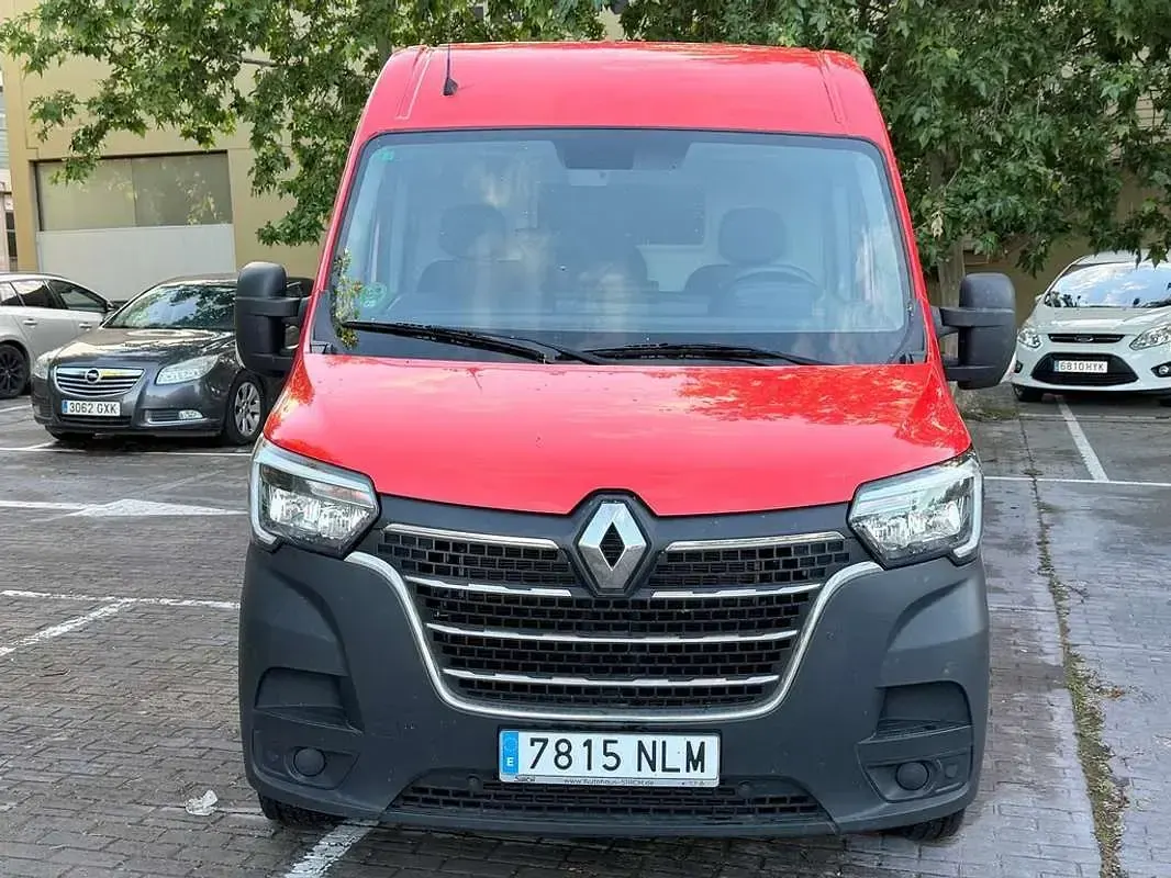 Usado Renault Master 165 CV (121 kW) 2022 Rojo Monovolumen
