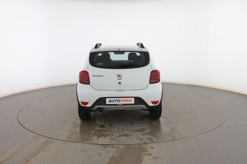 Usado Dacia Sandero Essentiel 90 CV (66 kW) 2019 Blanco Utilitario