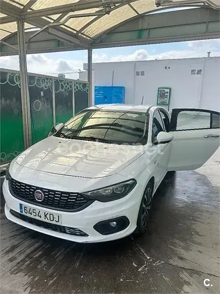 Usado Fiat Tipo Lounge 95 CV (69 kW) 2017 Blanco Berlina