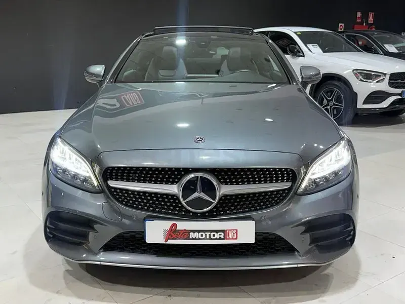 Usado Mercedes C220 194 CV (142 kW) 2019 Gris / plata Coupe