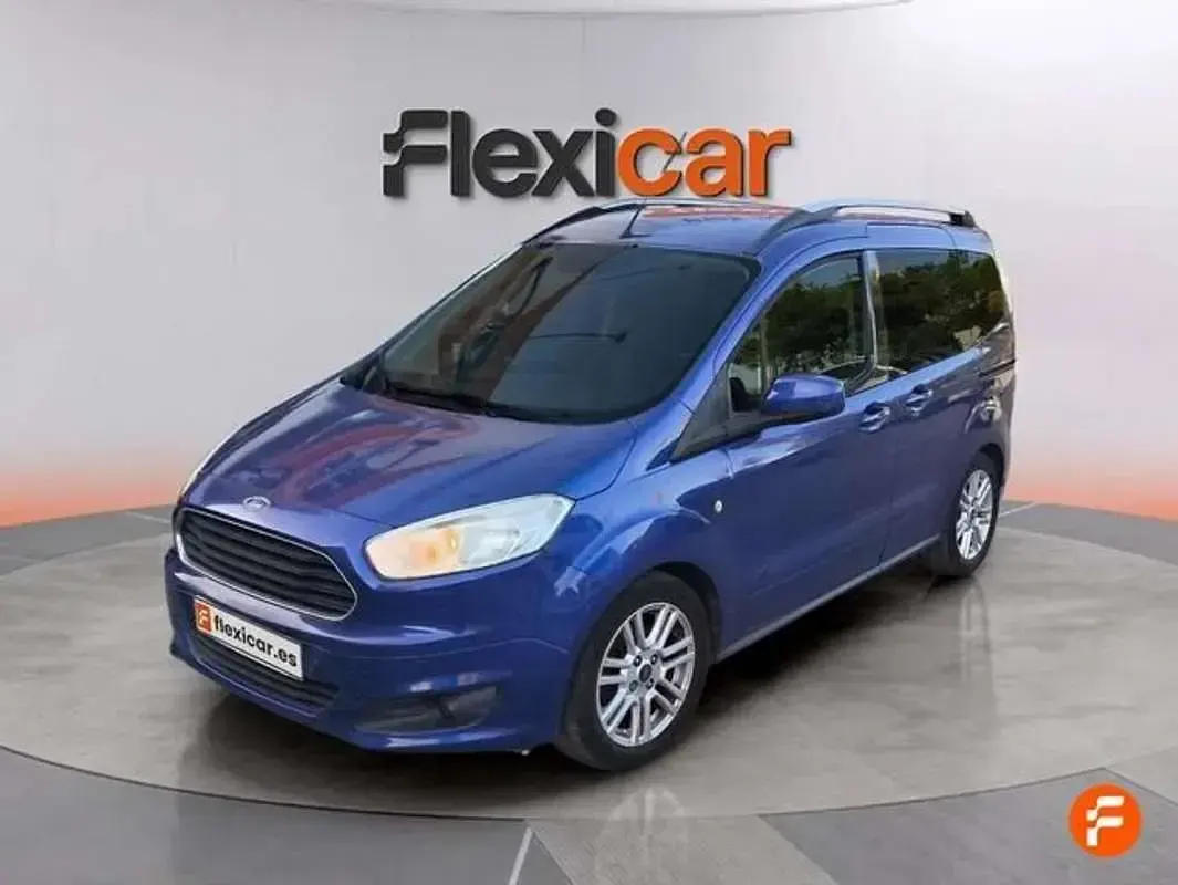Usado Ford Tourneo Courier Titanium 102 CV (75 kW) 2017 Gris Monovolumen