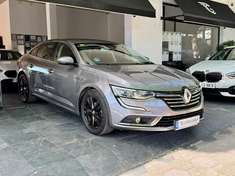 Usado Renault Talisman Zen 130 CV (95 kW) 2018 Gris / plata Berlina