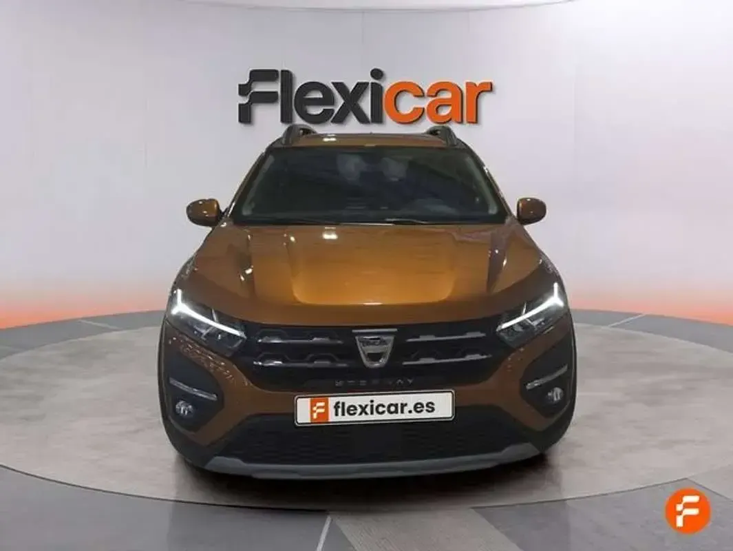 Käytetty Dacia Sandero Comfort 91 HP (66 kW) 2022 Oranssi Viistoperä