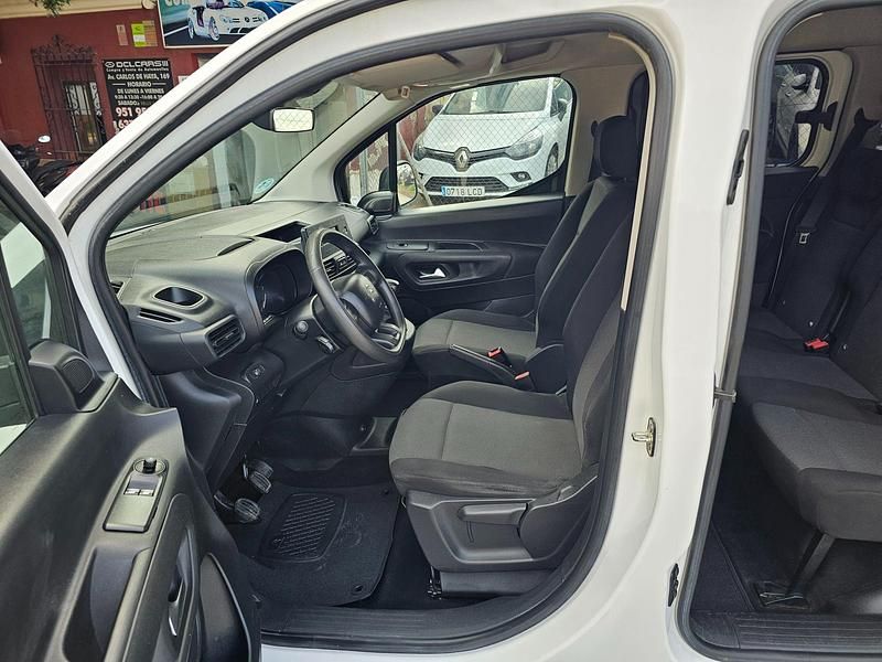 Usado Citroën Berlingo Feel 100 CV (73 kW) 2021 Blanco Monovolumen